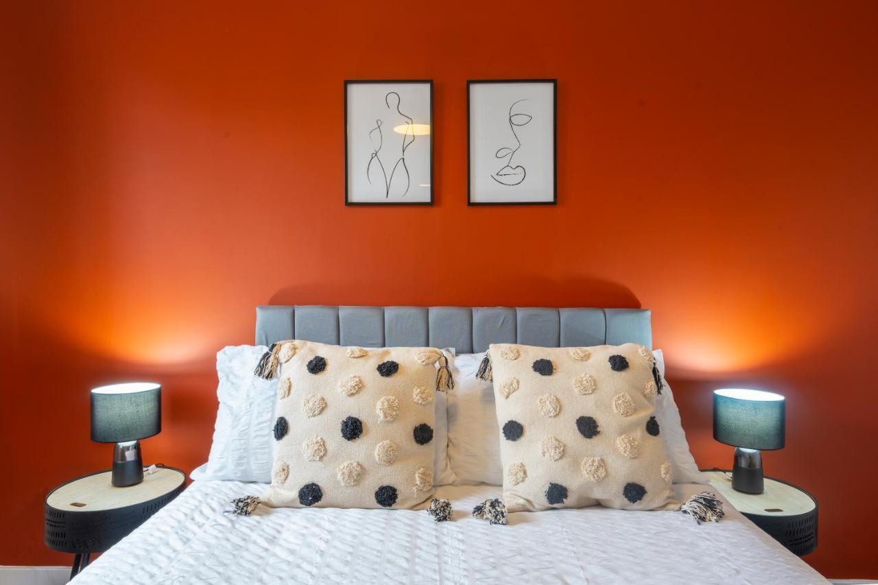 Bright & Modern 4 Bedroom Townhouse 스태퍼드 외부 사진
