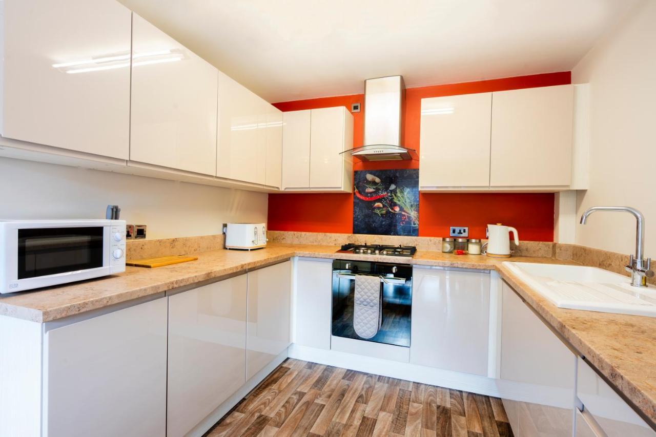 Bright & Modern 4 Bedroom Townhouse 스태퍼드 외부 사진